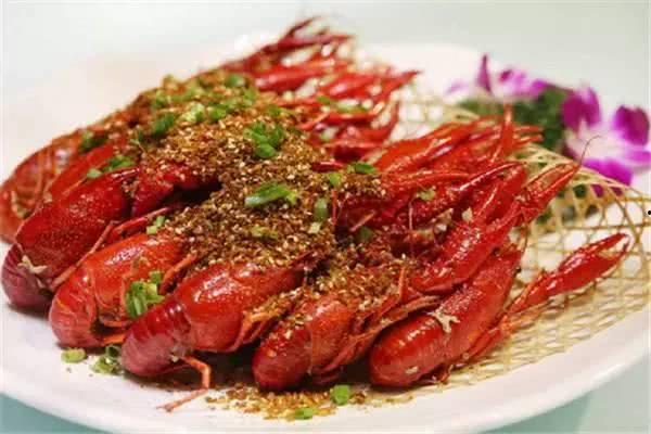 莱芜吃瓜小龙虾事件视频,一场网络狂欢背后的真相揭秘