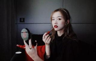 直播吃瓜女博主视频大全,揭秘网红幕后生活