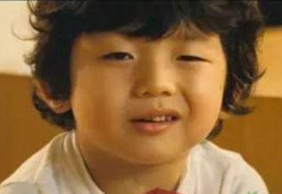 情侣吵架男人吃瓜视频,这是要笑死人的节奏！