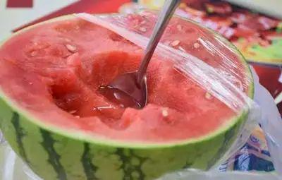 介绍最火的吃瓜视频,全网热议！揭秘最火吃瓜视频背后的惊人真相