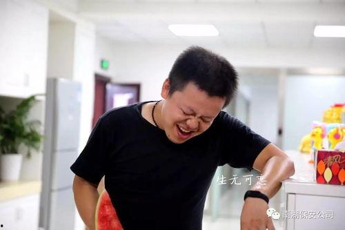 小盆友吃瓜视频在线观看,萌娃趣味瞬间，在线观看乐翻天