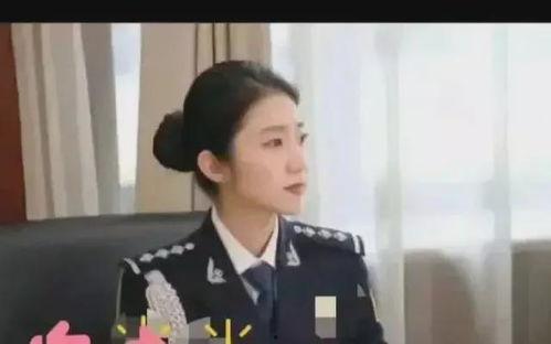 警花吕某视频吃瓜,瓜田李下，警花也爱看瓜