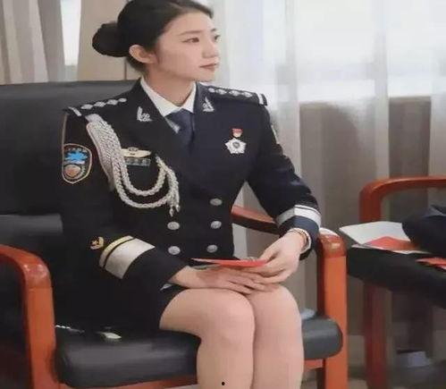 警花吕某视频吃瓜,瓜田李下，警花也爱看瓜