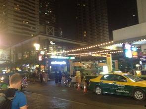 舜泰广场吃瓜事件视频播放,视频曝光引发网友热议