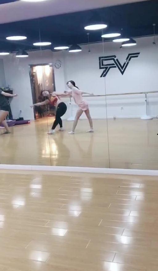 大学生跳舞吃瓜视频大全,大学生吃瓜视频大全盘点