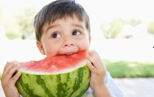 小花妞吃九月瓜视频,甜蜜滋味尽收眼底