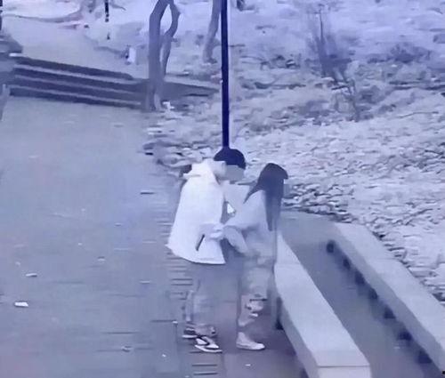 情侣吃瓜现场照片高清视频